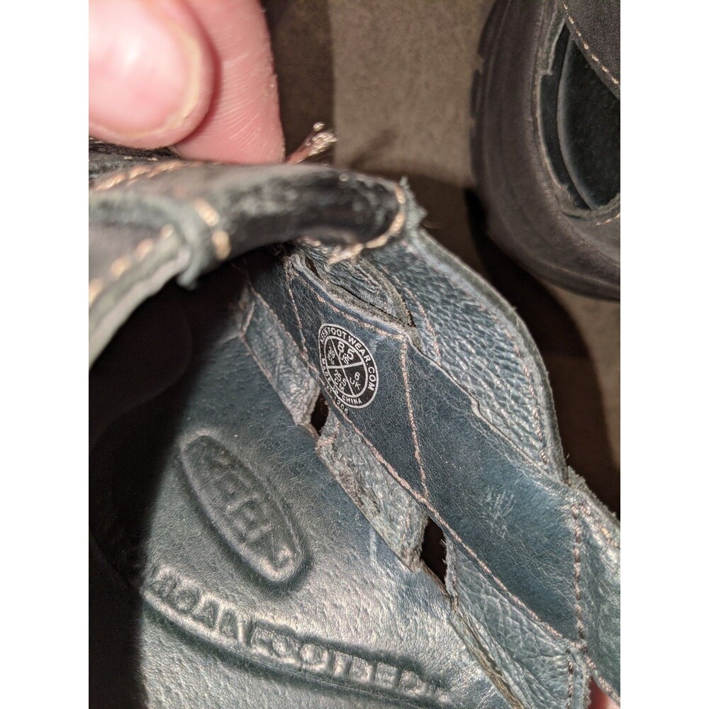 Keen Strappy Black Leather Sandals Women's 8.5 Closed Buckle Heavy Duty Walking - Picture 9 of 11